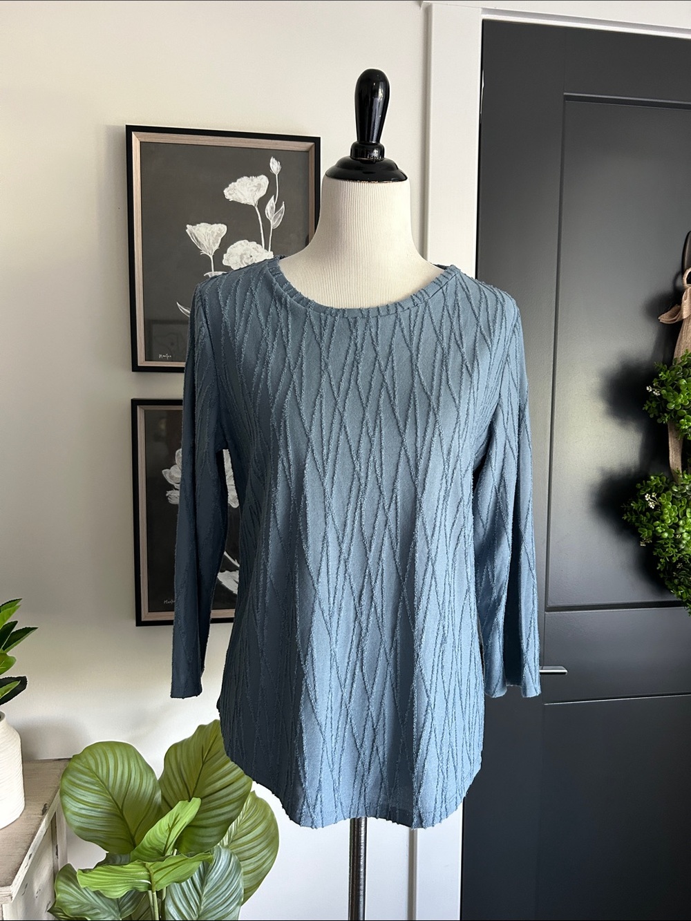 🌹 L 3/4 sleeve stretchy Textured Crewneck Top - cloudy gray Blue
